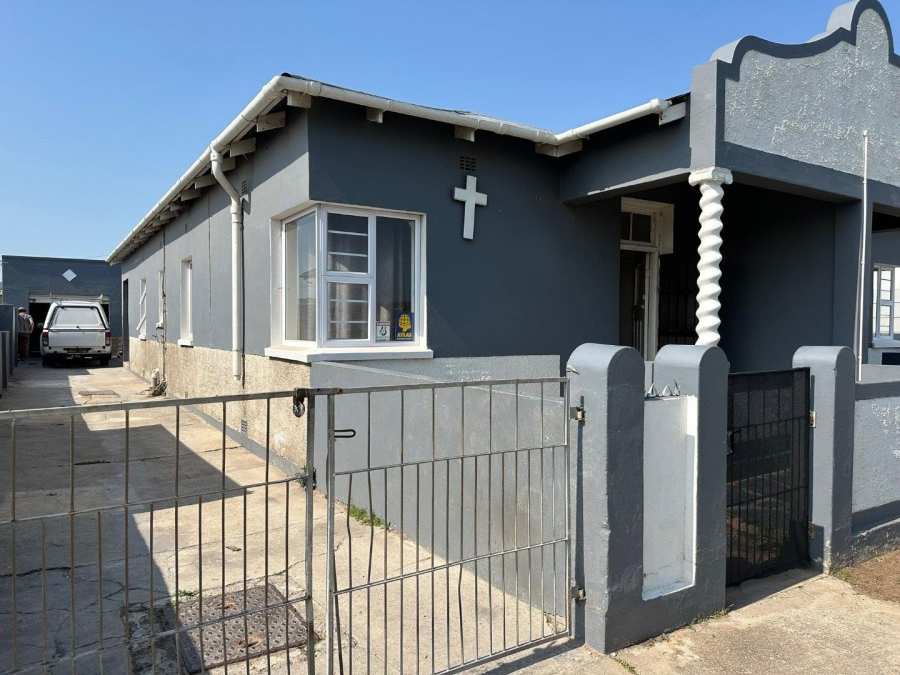 6 Bedroom Property for Sale in Sidwell Eastern Cape